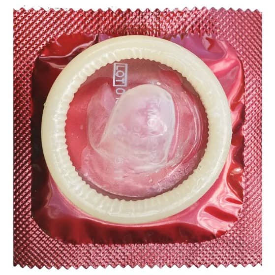 Презерватив Amor Nature Condom стандартен кондом прилепващ плътно за члена онлайн евтина цена дискретно от Секс Шоп Еротика